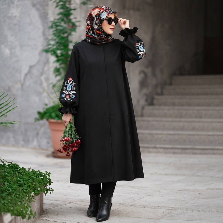 مانتو بلند گلدوزی مازراتی فریسایز ۴۰تا۵۰